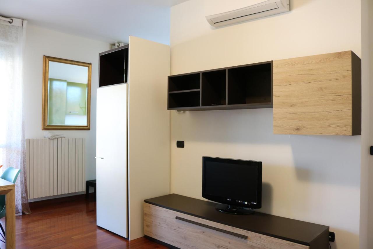Apartament Happy Flat With Terrace Mediolan Zewnętrze zdjęcie